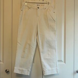 Style & Co. Cream Curvy Capri Pants